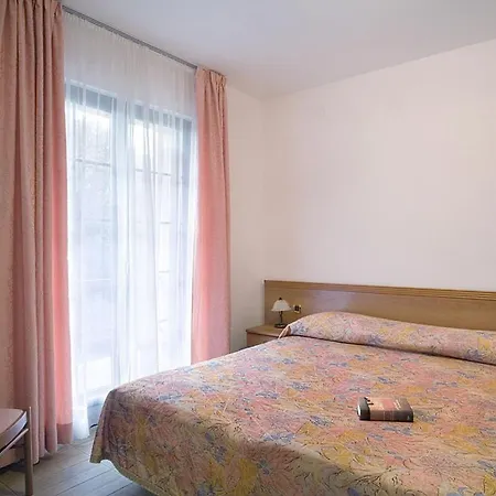 Solaris - Naturist Tar-Vabriga