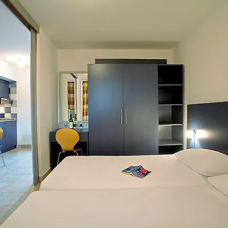 Solaris - Naturist Tar-Vabriga